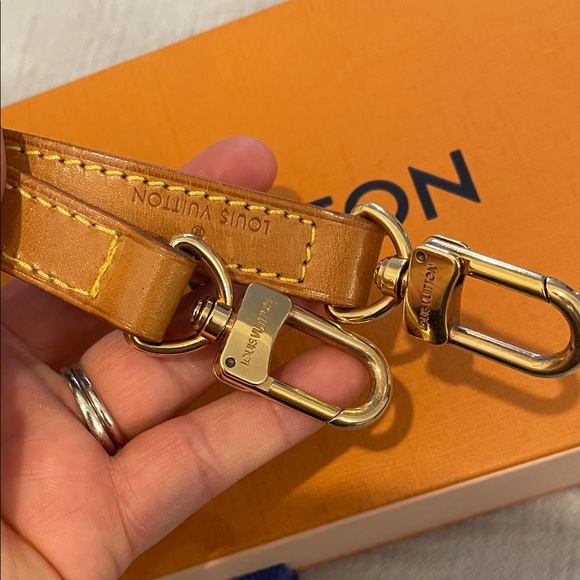 Louis Vuitton Brown Leather Strap with Gold Hardware - Picture 8 of 10